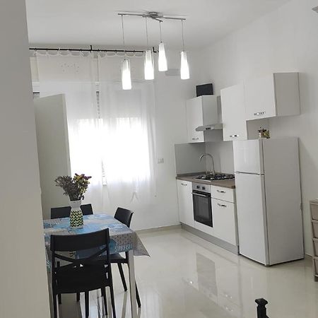 Casa Low Cost Tuglie Luaran gambar