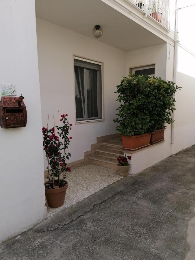 Casa Low Cost Tuglie Luaran gambar