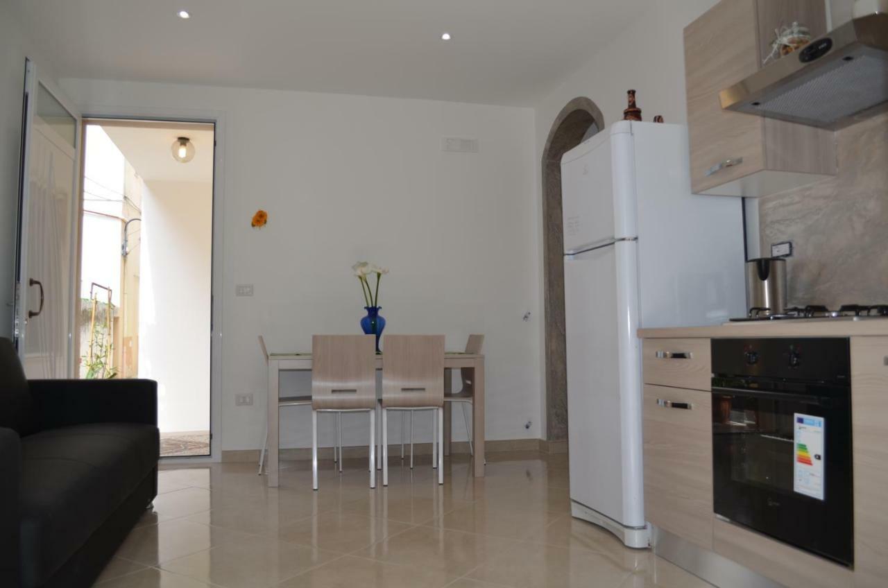 Casa Low Cost Tuglie Luaran gambar