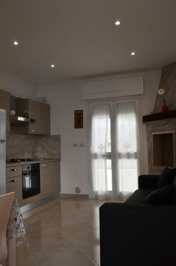 Casa Low Cost Tuglie Luaran gambar